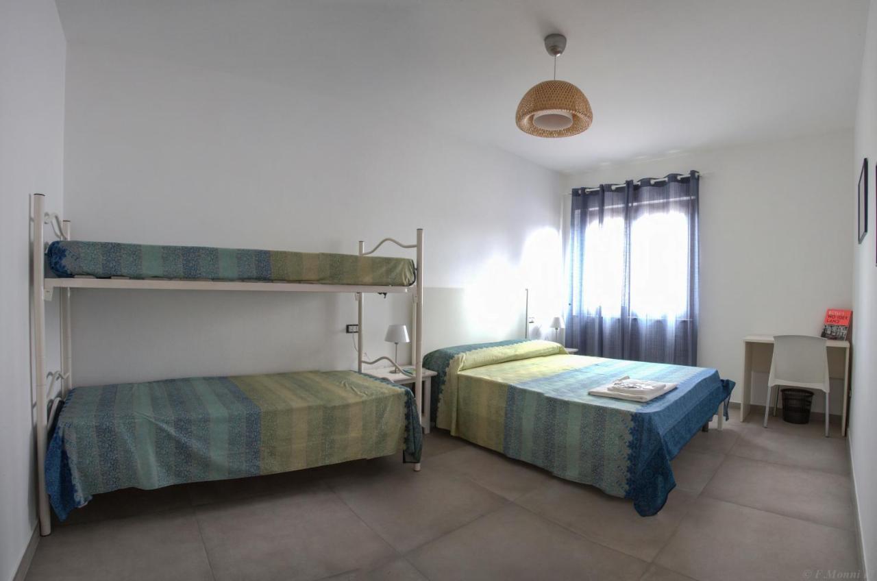 B&B Agata E Gli Altri 토르톨리 외부 사진